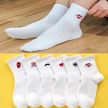 

Casual Cartton Embroid White Crew Socks Women Girl Cotton Stretchable Novelty Sock Boots Target Skateboard Red Heart Fashion Pop