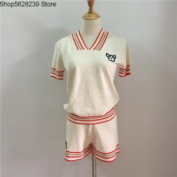 

Leisure Sports Suit Female Summer Thin Ice Silk Puppy Cap Knitting Shirt + Gao Waist Straight Cylinder Shorts