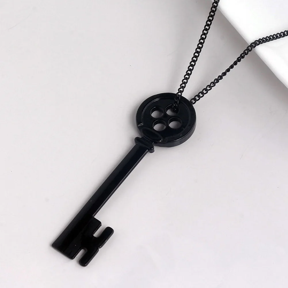 

Fashion Personality Halloween Metal Coraline Key Skeleton Props Neil Gaiman Retro Black Treasure Chest Key Necklace