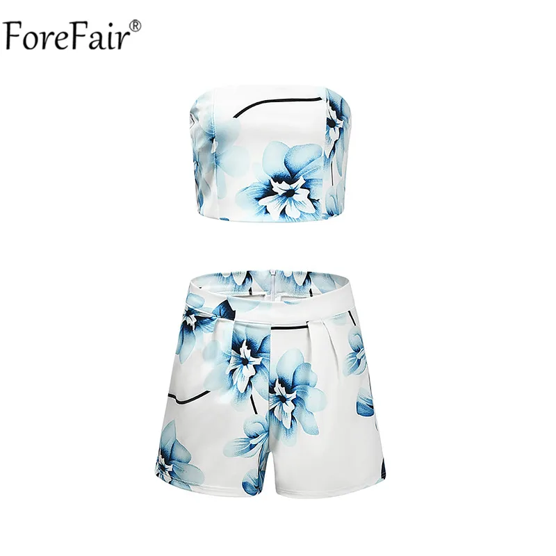 Женский костюм двойка с шортами Forefair белый облегающий укороченным топом и