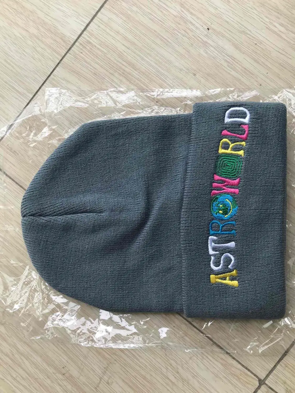 gray Новинка, мужская и женская вязаная шапка, шапка с надписью ASTROWORLD, лыжная теплая зимняя шапка с вышивкой, унисекс, Трэвиса Скотта, шапочки Skullies - Цвет: gray