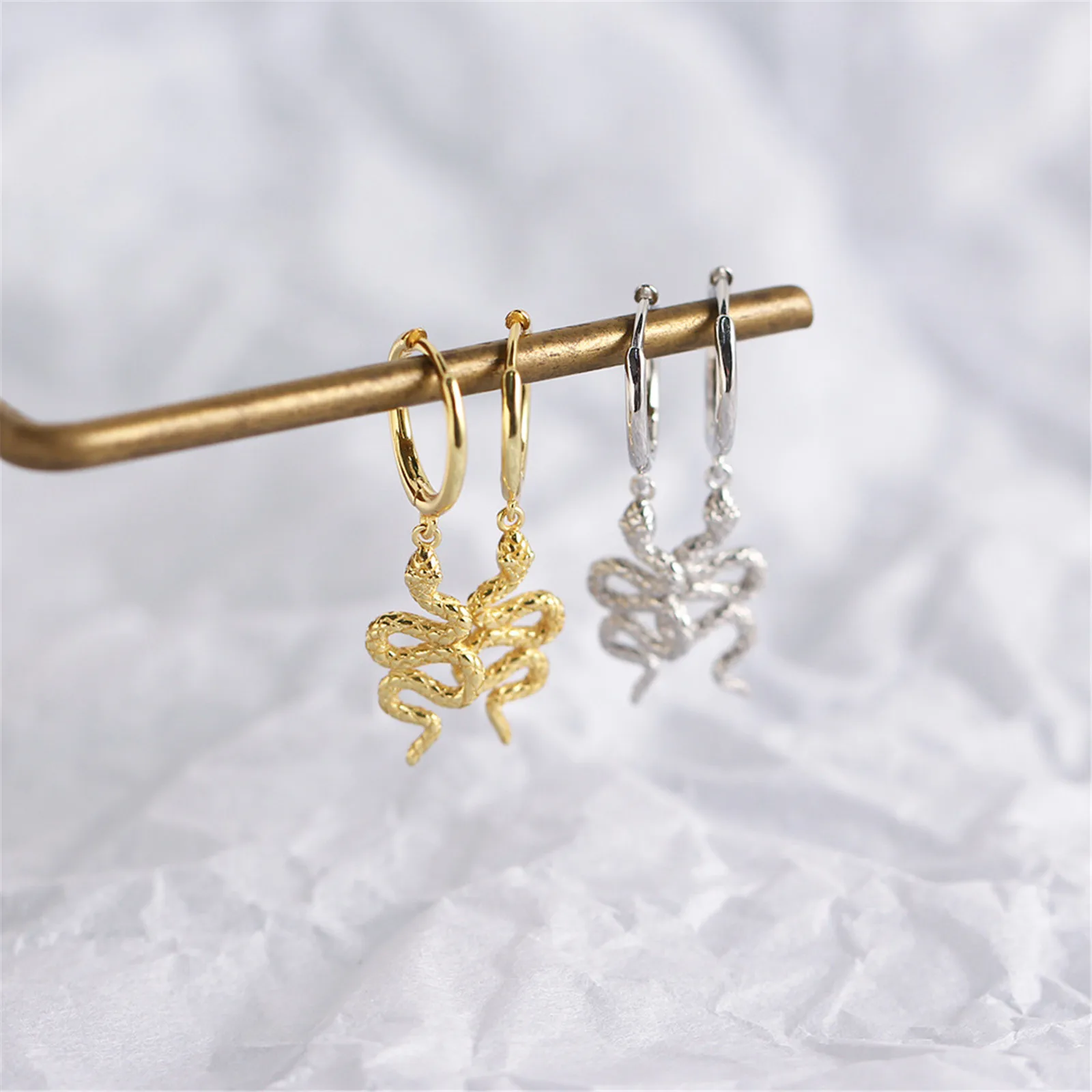 Snake Shape Tassel Stud Earrings Simple Design Sterling 925 Silver Ear Cicle for Women Girls Luxury Fashion Jewelry