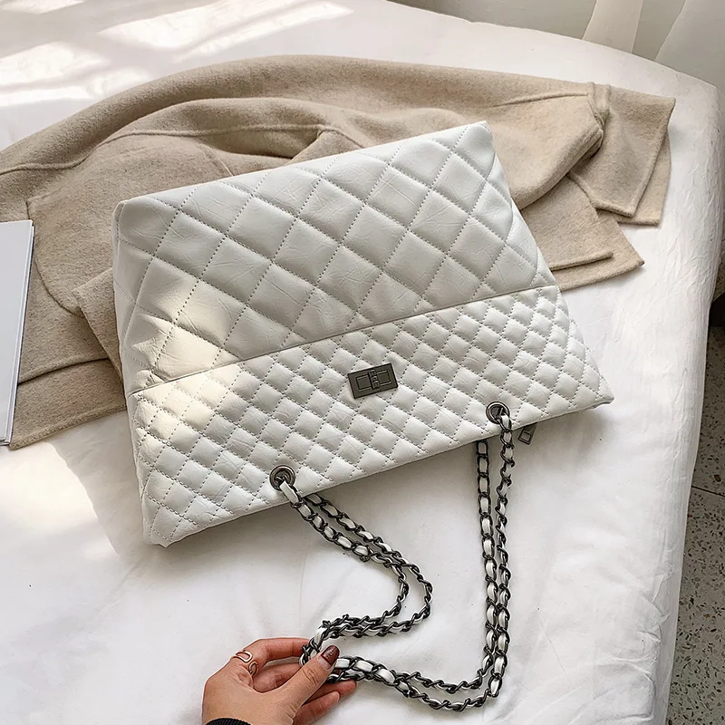 

High quality diamond chain large capacity bag women 2020 new luxury designer one-shoulder fashion PU leather handbag