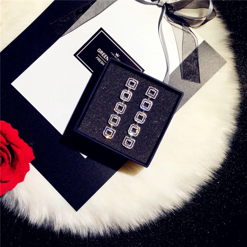 

Женские серьги-подвески с квадратными фианитами, 925 игл