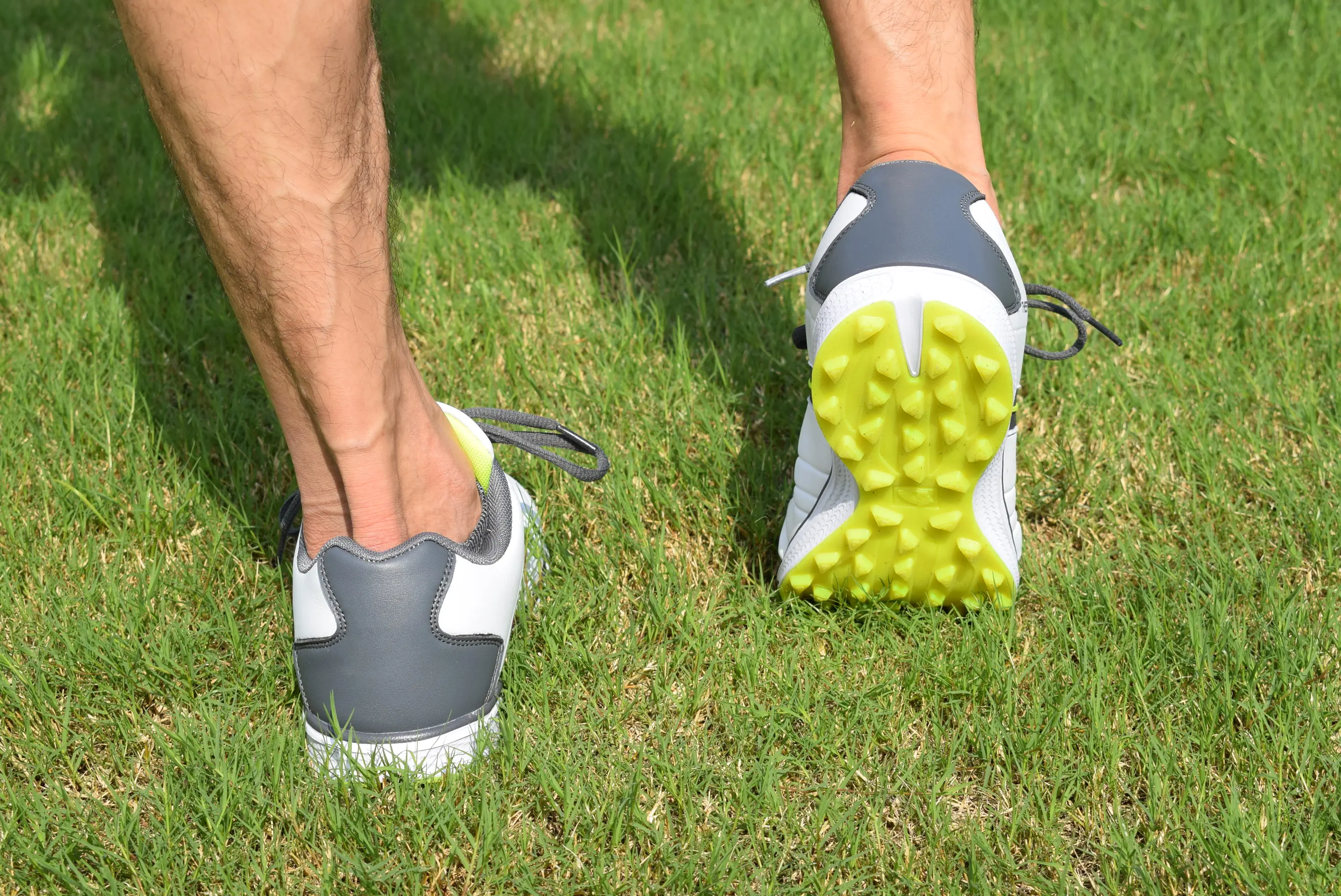 Профессиональные мужские кроссовки для гольфа, водонепроницаемые спортивные кроссовки золотистого цвета для мужчин, легкие удобные кроссовки для гольфа, брендовые кроссовки