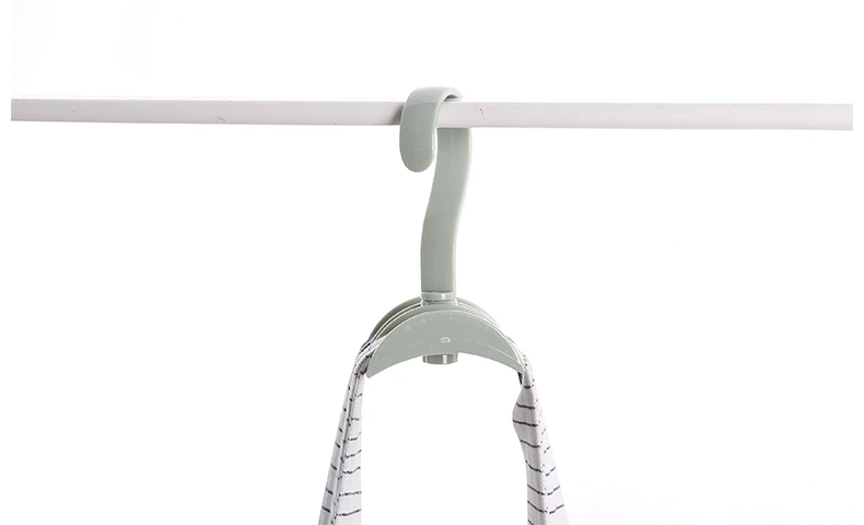 4046500451_2128044729