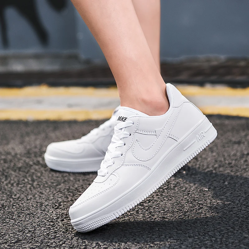 

2020 Men Casual Vulcanized Shoes Student Board Sneakers Unisex Outdoor Walking Sports Flat Shoes Tenis Feminino Plus Size 36-45