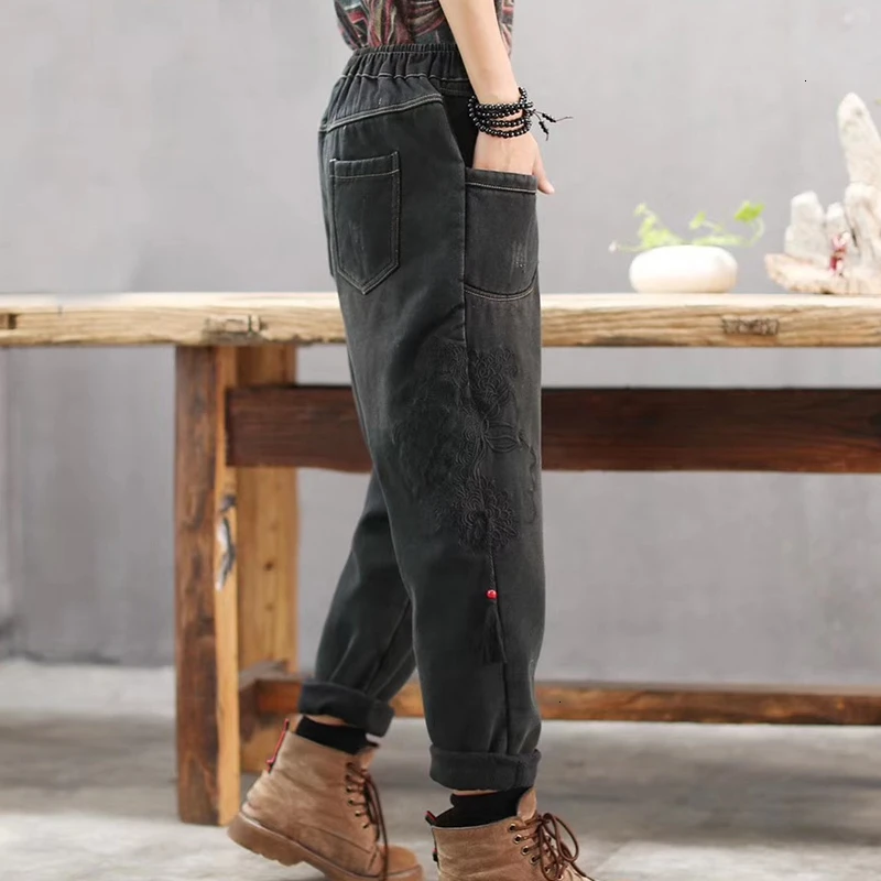 Max LuLu New Korean Fashion Ladies Loose Fur Denim Trousers Women Warm Embroidery Jeans Winter Casual Harem Pants Plus Size