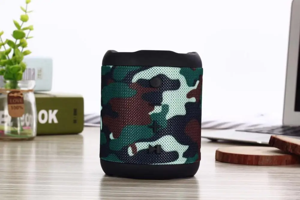 M2 Bluetooth speaker mini computer speakers subwoofer radio wireless portable sound box with mic Outdoor Bass Column Support TF - Цвет: Армейский зеленый