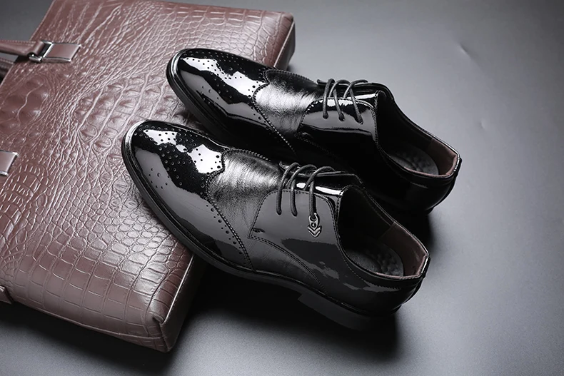 ROXDIA/брендовые Мужские модельные туфли размера плюс 39-48, деловые туфли из мягкой лакированной кожи для мужчин, мужские оксфорды на плоской подошве, RXM133