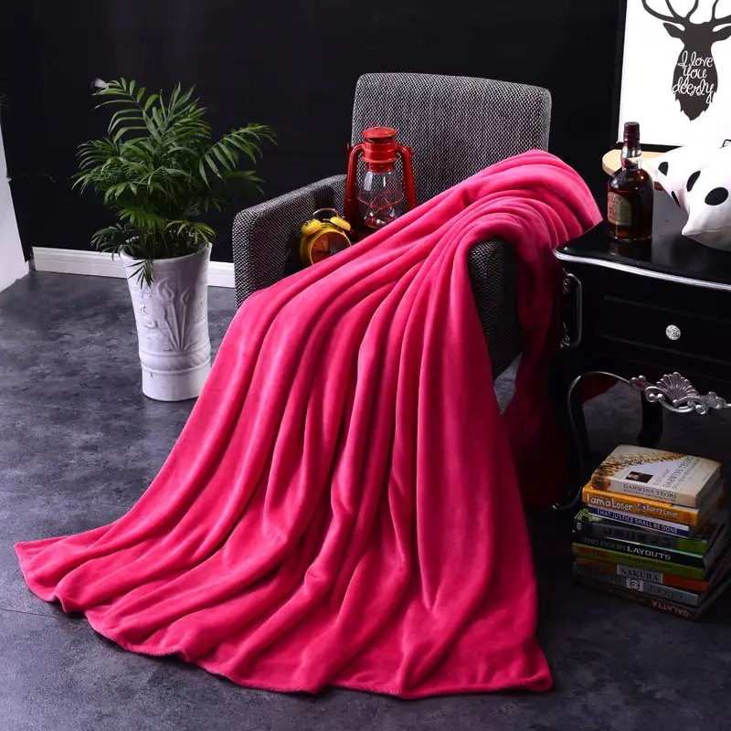 Красное фланелевое одеяло мягкое пледы одеяло на диван кровать самолет путешествия пледы домашний текстиль для взрослых однотонное одеяло путешествия одеяло - Цвет: Rose red