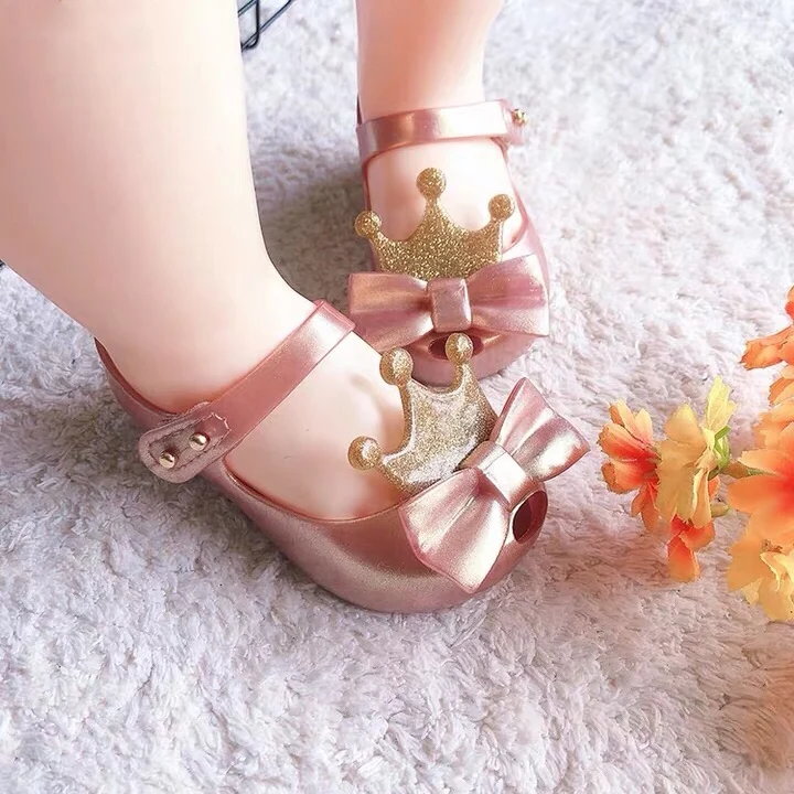 Mini Melissa/сандалии для девочек; коллекция года; Летняя обувь с рисунком Микки и Минни; прозрачная обувь; сандалии для девочек; нескользящие детские сандалии для малышей