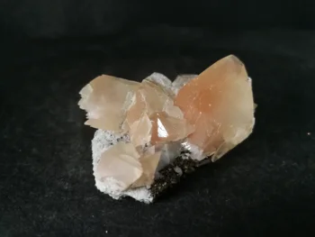 

36.5gMineral samples of natural pink calcite and pyrite Association