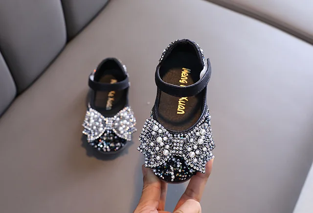 ULKNN Pink Glitter Shoes For Girls Silver Rhinestone Bowtie Doll Shoes For Children Elegant Kids Hook And Loop Leather Shoes Black