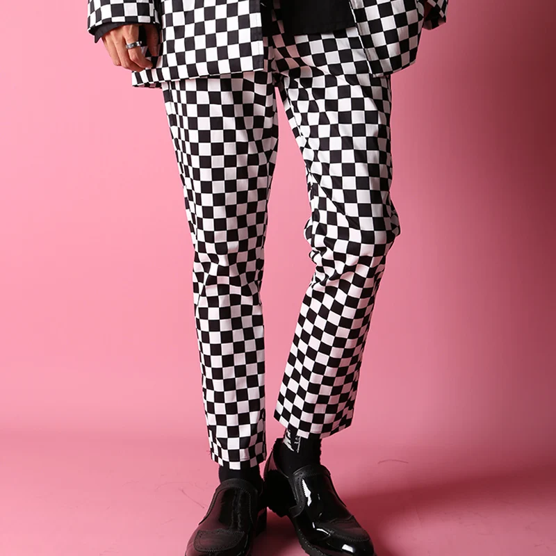 

Leisure Time Tide Male Lattice Bound British Style Black And White Grid Nine Part Pants
