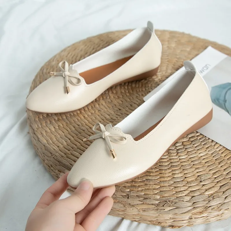 

Модные летние легкие женские туфли на плоской подошве однотонные кожаные с острым носком офисные женские туфли на плоской подошве 2021