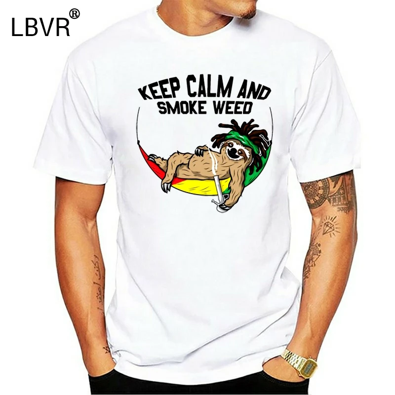 Футболка с надписью Keep Calm And Smoke Weed - Sloth With Bong мужская хлопковая комиксная футболка