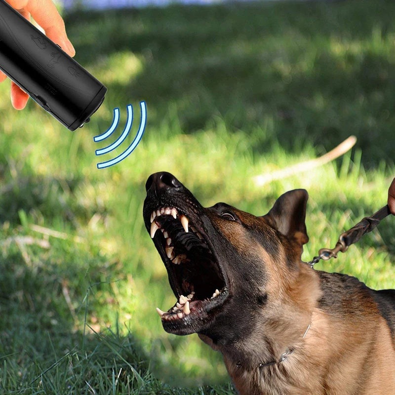 Benepaw Handheld Ultrasonic Dog Repellent Chaser LED Flashlight Safe Effective Pet Training Device Anti Barking Easy To Carry