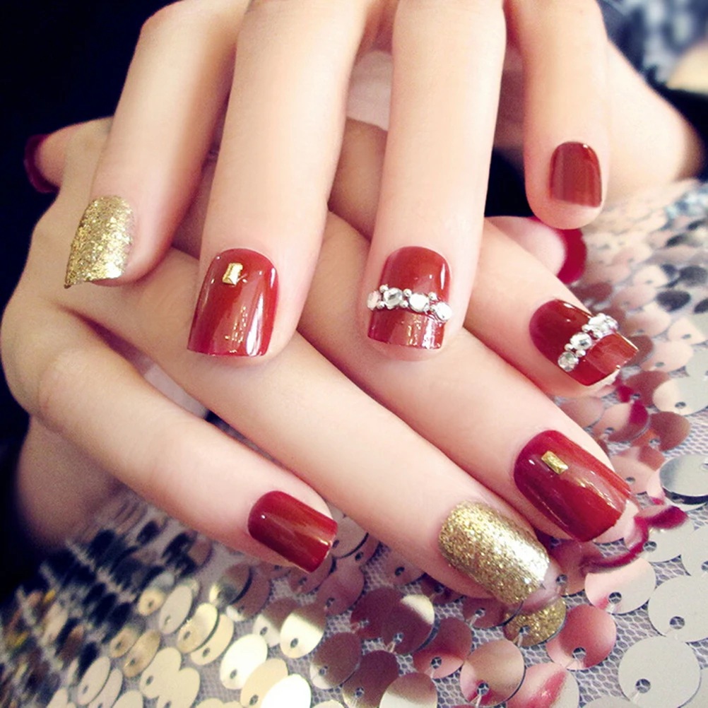 24PCS Red & Gold Glitter Decoration False Nails Short Size Full Cover Nail Art Tips With Glue Bride Wedding Fashion Fake Nails