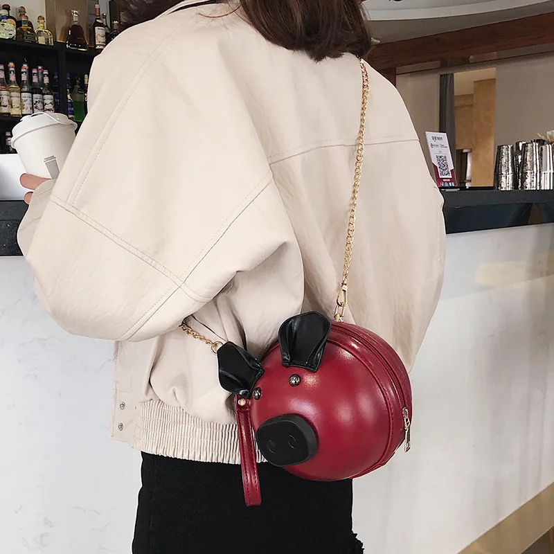

In the summer of 2019 the Year of the Pig will be full of luck and small round bags with lovely contrast colorsingle shoulder