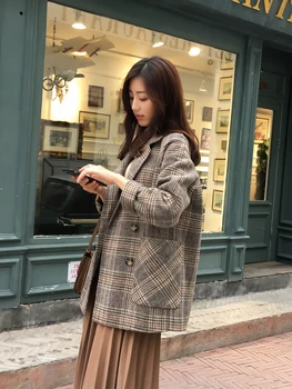 

Tit is a coat woman popular in autumn and winter 2019 new Korean version of loose short wool short plaid suit jacket