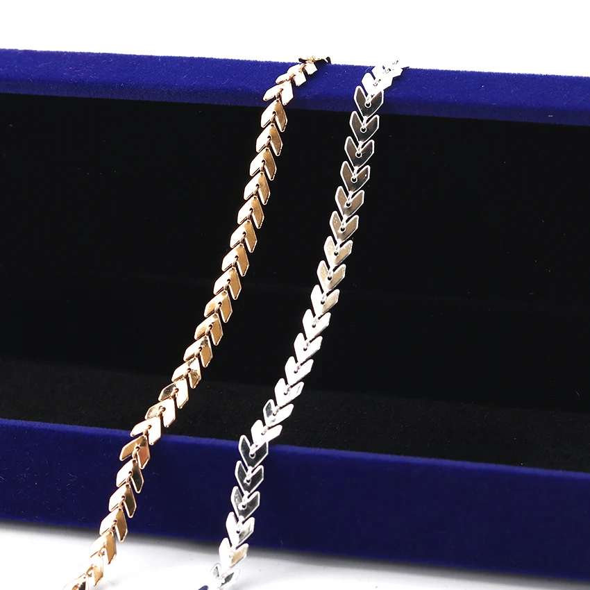 

Leaves Chain Sequins Choker Necklace Fashion Fish Bone for Woman Collar Necklaces Party Jewelry 1PC