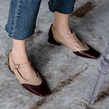 

2020 spring and autumn new fashion wild carved stitching retro single shoes female simple thick heel square shoes X183