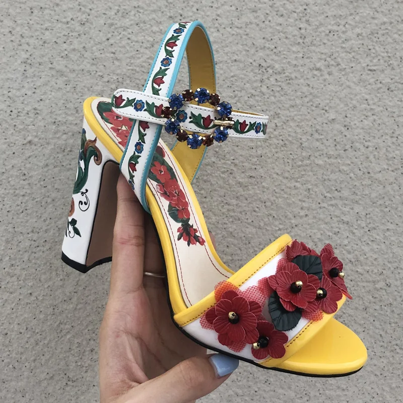 

Flower Decor Woman Shoes Colorful Bling Crystal Embellished Woman Gladiator Women Pumps Open Toe Wedding Party Star Runway Shoes