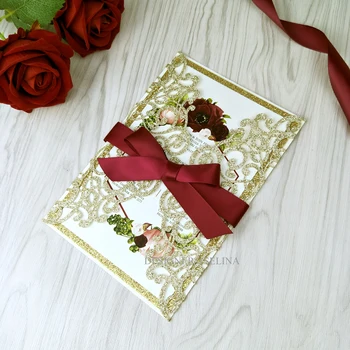 

50PC Champagne Glitter Floral Printing Wedding Invitations with Burgundy Ribbon and Envelope Sprinkle Quinceanera Invites