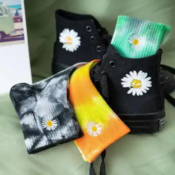 

Tie dye embroidered Daisy women's socks medium tube cotton socks men's and women's socks thin summer fashion street fashion skat