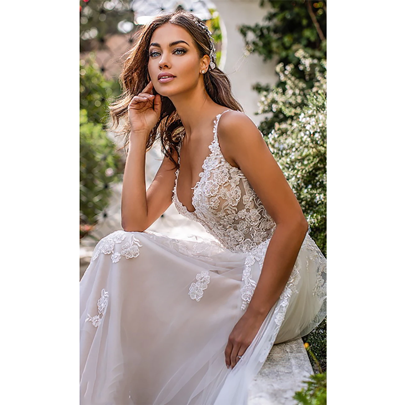 Long Boho A-Line Backless Wedding Dress 3D Flowers Spaghetti Straps Bride Dresses Princess Floor Length Wedding Gowns 3