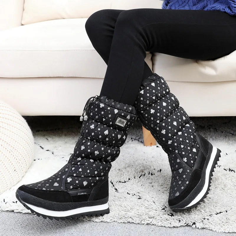 

New large size ladies snow cotton shoes. Wool thickening plus velvet warm boots waterproof anti-skiing shoes boots