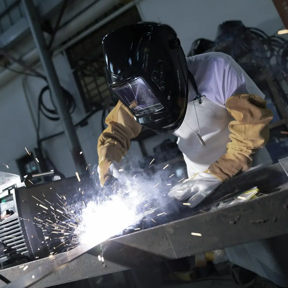 Ceny duży ekran prawdziwy kolor spawania kask 4 Arc czujnik słonecznego maska do spawania samościemniającymi spawacz kaptur LYG M800H