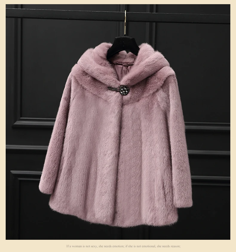 Мужские зимние парки inverno: Ново casaco de pele de vison das mulheres curto balanço onda Da Moda com capuz casaco de pele de vison