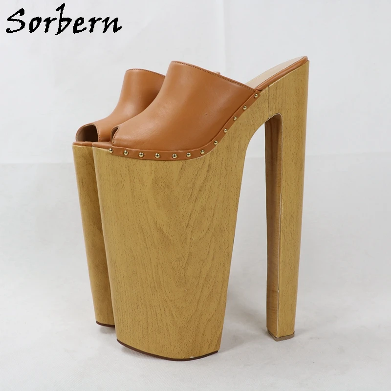 Рисунок 2 - Женские босоножки на очень высоком каблуке 35 см