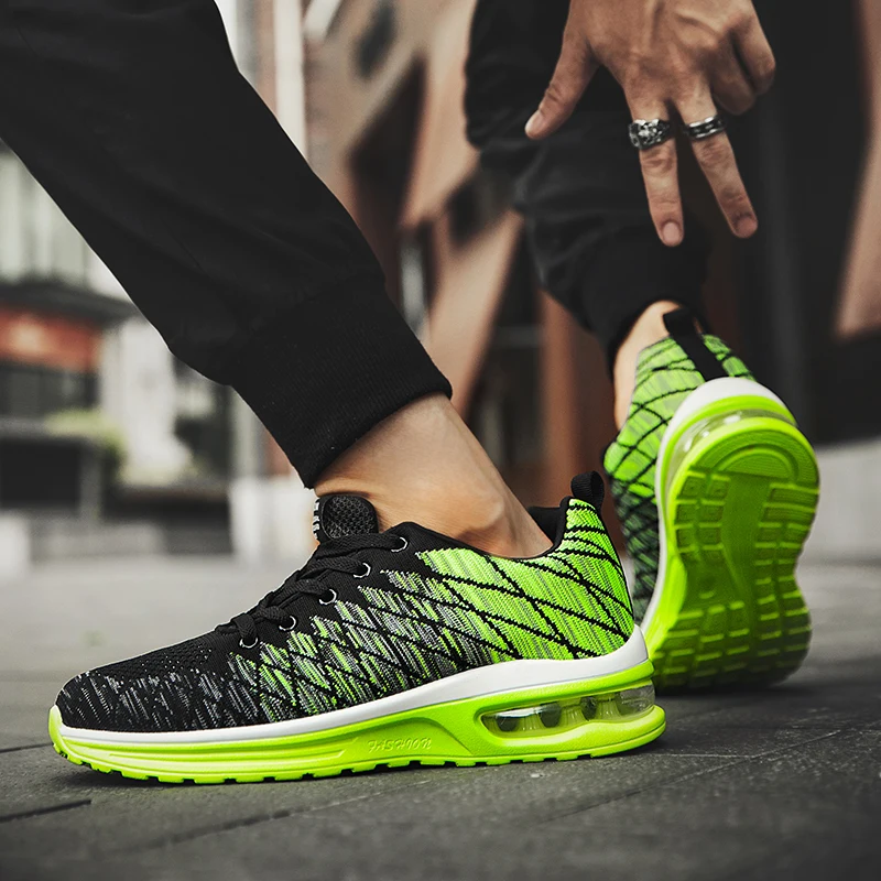 Для мужчин повседневная обувь Flyknit дышащая светильник удобные кроссовки Новая мода Для мужчин обувь на танкетке; Уличная обувь мужская обувь Для мужчин