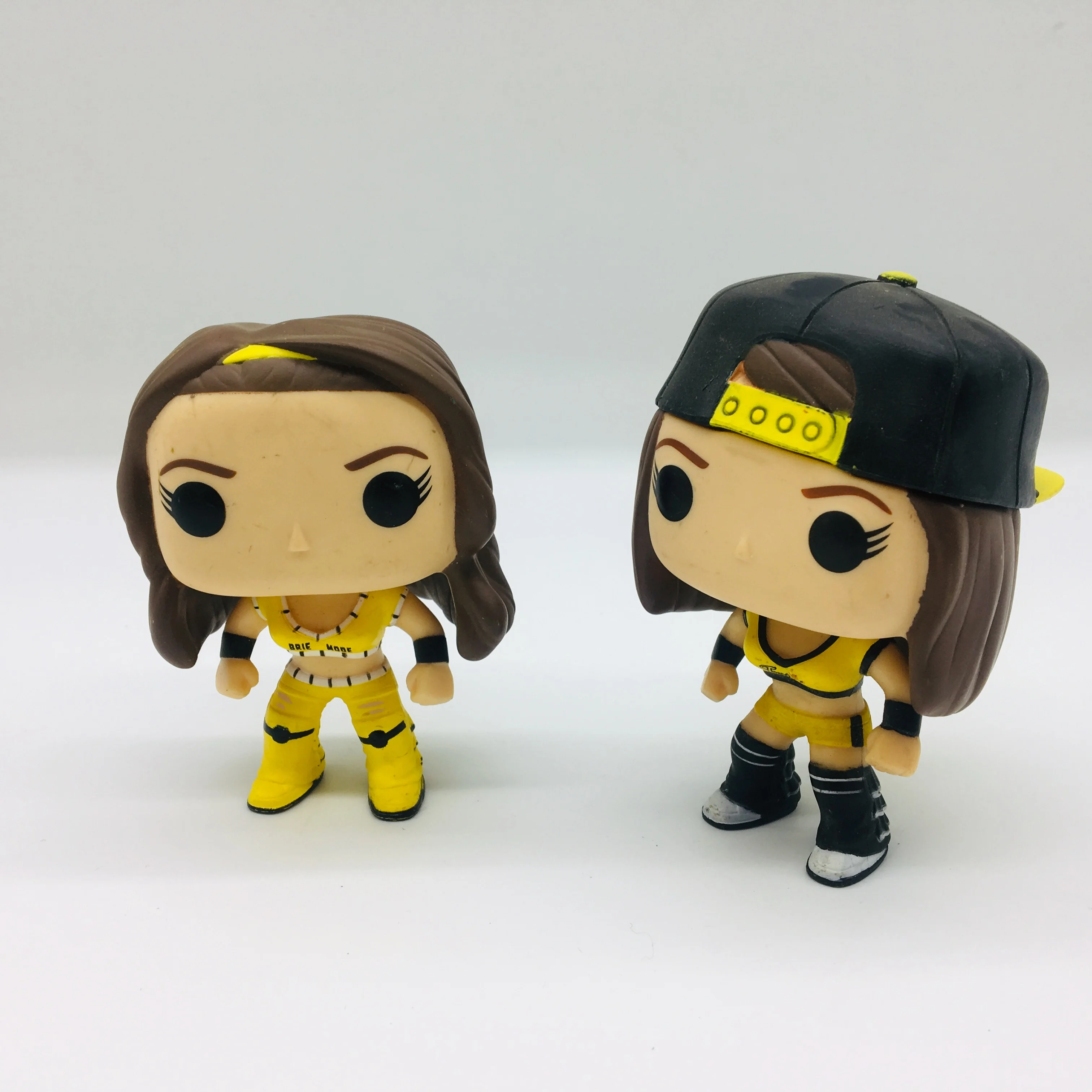 

WWEES Total Divas NIKKI & Brie Bella 16 RARE HTF Vaulted Retired Exclusive action Figure Decorative Model for kids Toy gift Xmas
