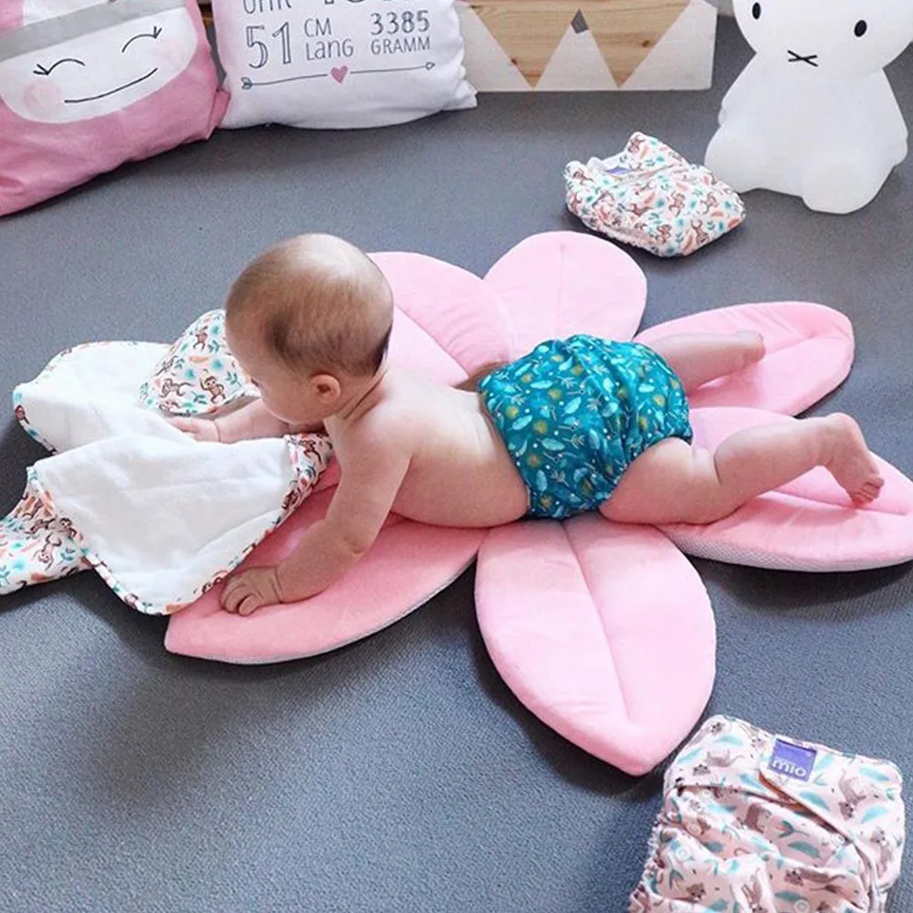 Baby Shower Blooming Flower Newborn Bathtub Foldable Lotus shape Cushion skin Bath pad portable bath tub Soft Seat Play mat