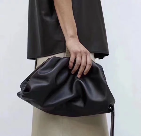 

The Pouch Real Leather Envelope Bag Luxury Handbags Women Bags Designer Voluminous Rounded Shape Purses and Handbags Clutches