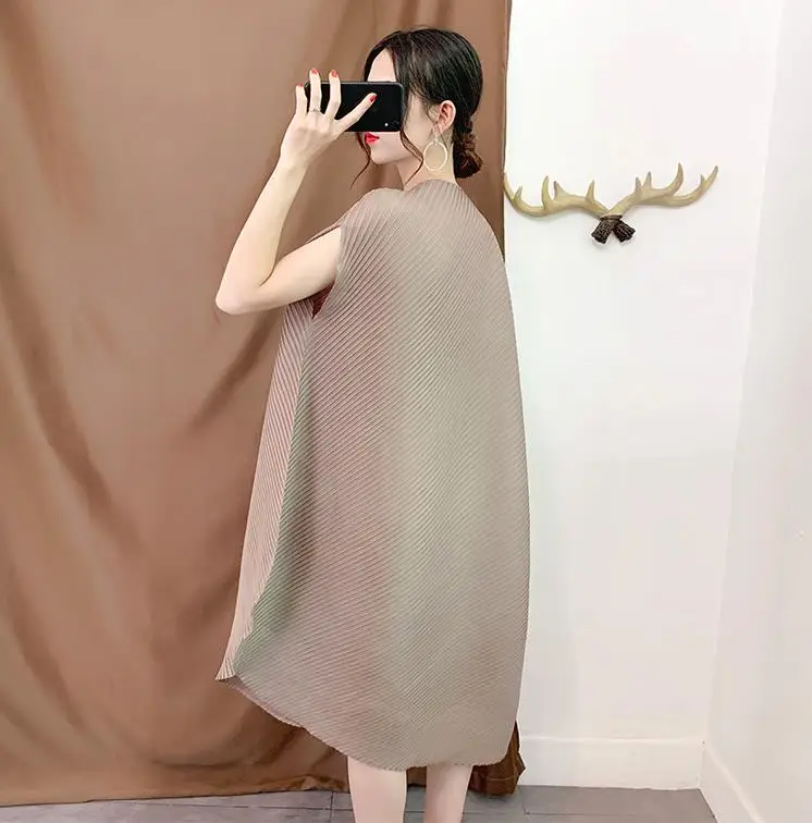 Хаки Miyake складывается асимметричное платье Свободные Большие размеры длинные плиссированные женские тонкие плиссированные платья - Цвет: Хаки