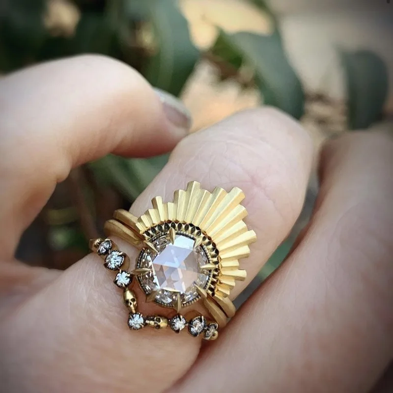 

New Jewelry Fashion Vintage Carved Women's Gold Plated Ring Skull Zircon Ornament Dance Party Engagement Wedding Rings