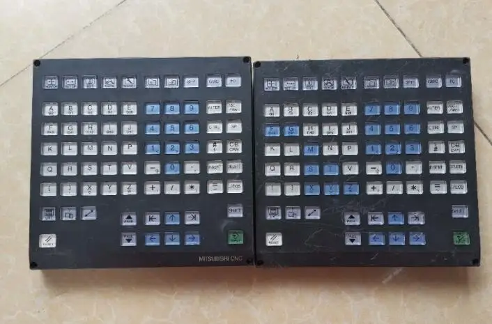FCU7-KB042 используется в хорошем состоянии клавиатуры