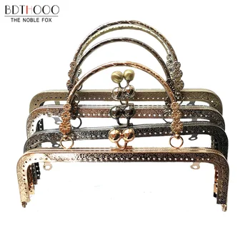 

4pcs 20cm Metal Clasps Handle Purse Frames Square Embossing Hand pull Frames Antique Sewing Kiss Clasp accessories for Bag Frame