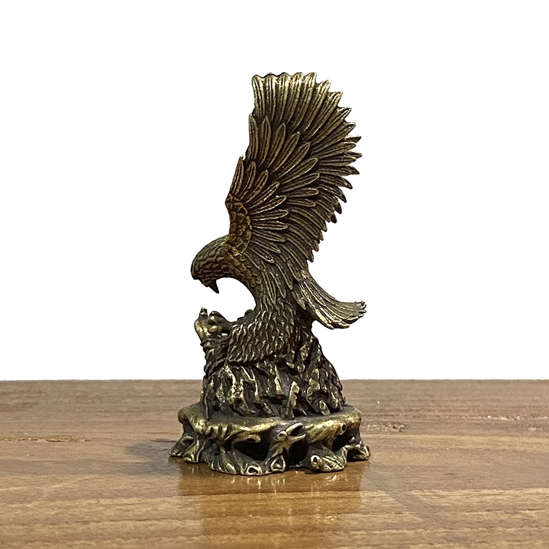Antique Solid Copper Ornaments Bronze Flying Eagle Statue Brass Miniatures Figurines Home Decorations Office Desk Decor Tea Pets ornament crafts miniature figurines