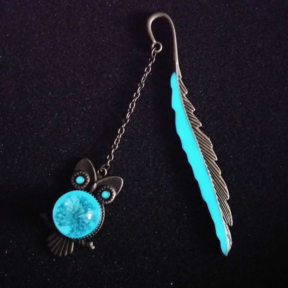 

2 Pcs Luminous Bookmark Retro Feather Shape Glow in Dark Owl Whale Tail Decor OD889