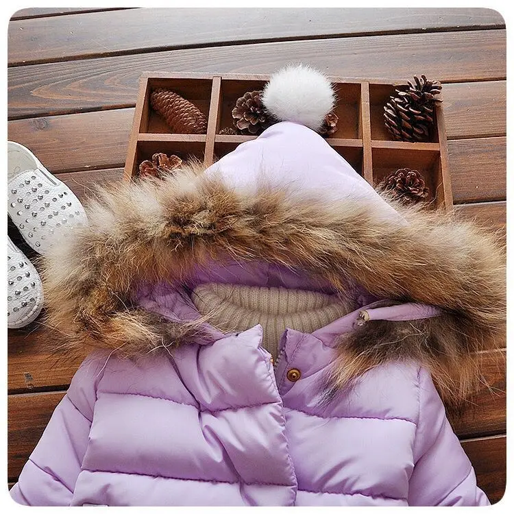 Одежда для маленьких девочек Зимний пуховик пуховая куртка с острым капюшоном и воротником из натурального меха для маленьких девочек Детский Теплый пуховик Куртка с капюшоном