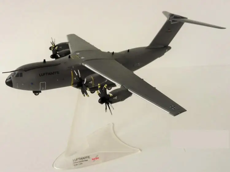 Herpa Wings Германия Luftwaffe Airbus A400M LTG62 воздушный транспорт крыло 62 54-08 1/200 литой самолет
