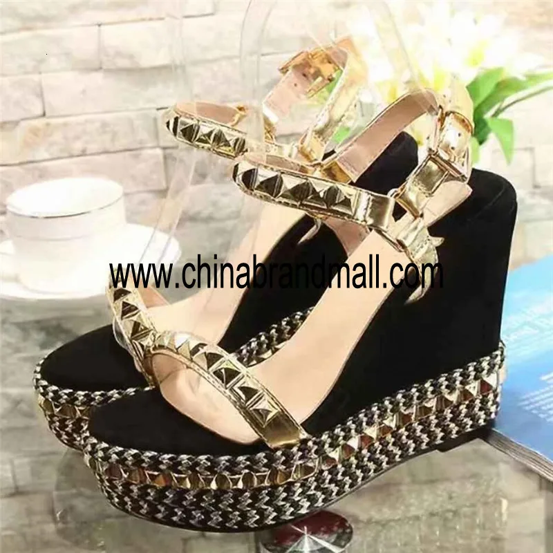 

Golden Spikes Real Leather Sandals Women Luxury Design Wedge High Heels Thick Heel Red Bottom Shoes Women Platform Shoes 2019