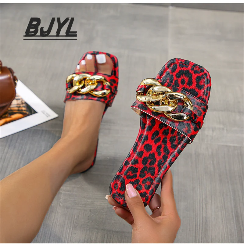 2021 New Square Head Flat Head Metal Chain Leopard Print Slippers Female Large Size Sandals and Slippers In Stock