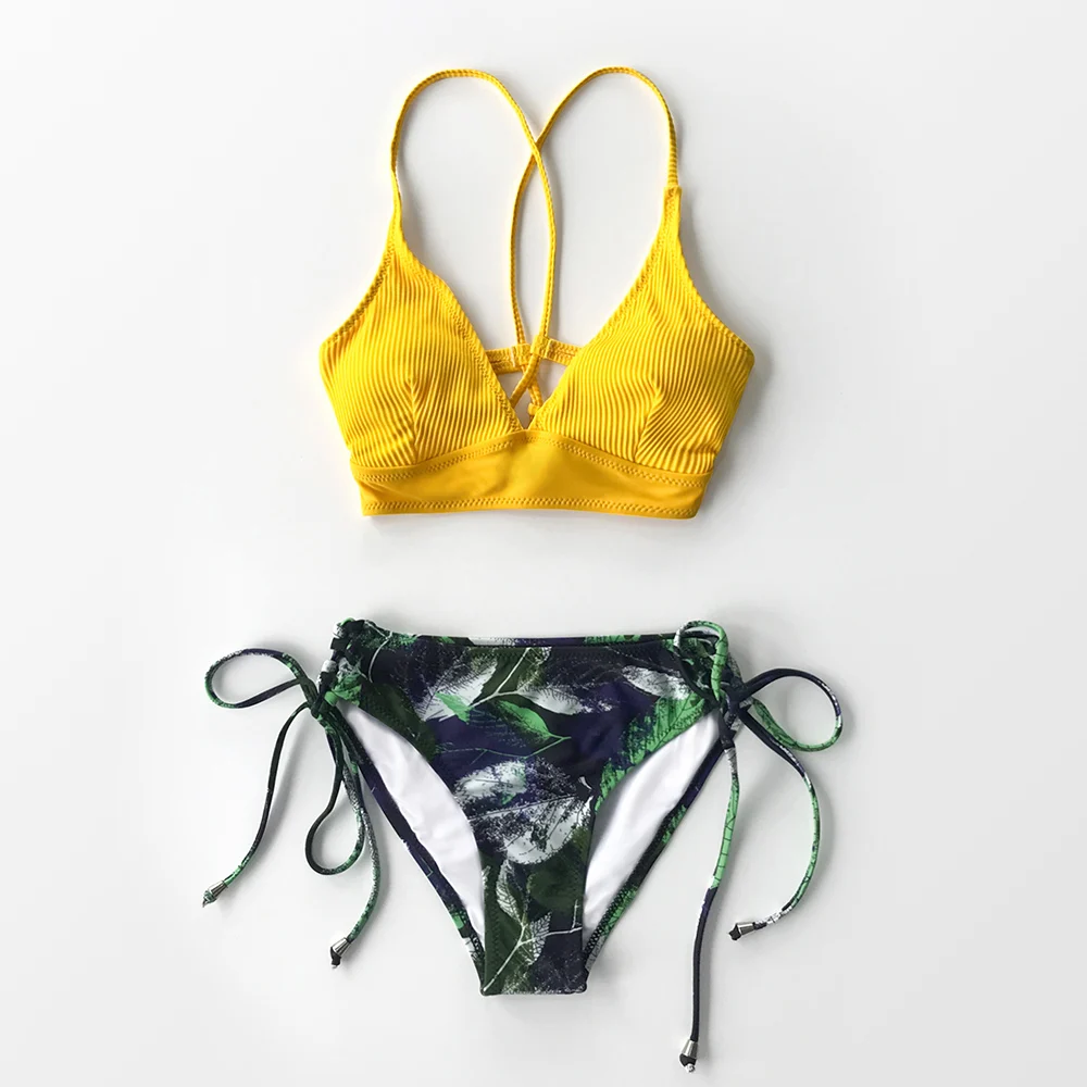 CUPSHE Сексуальные Зеленые и цветочные на шнуровке женские комплекты бикини Boho 2 шт Купальники девушка пляж купальный костюм Купальники